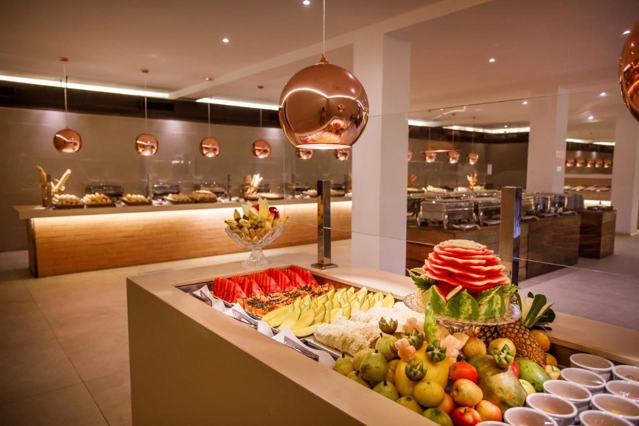 La Torre Resort All Inclusive Porto Seguro Exteriér fotografie The buffet at the hotel