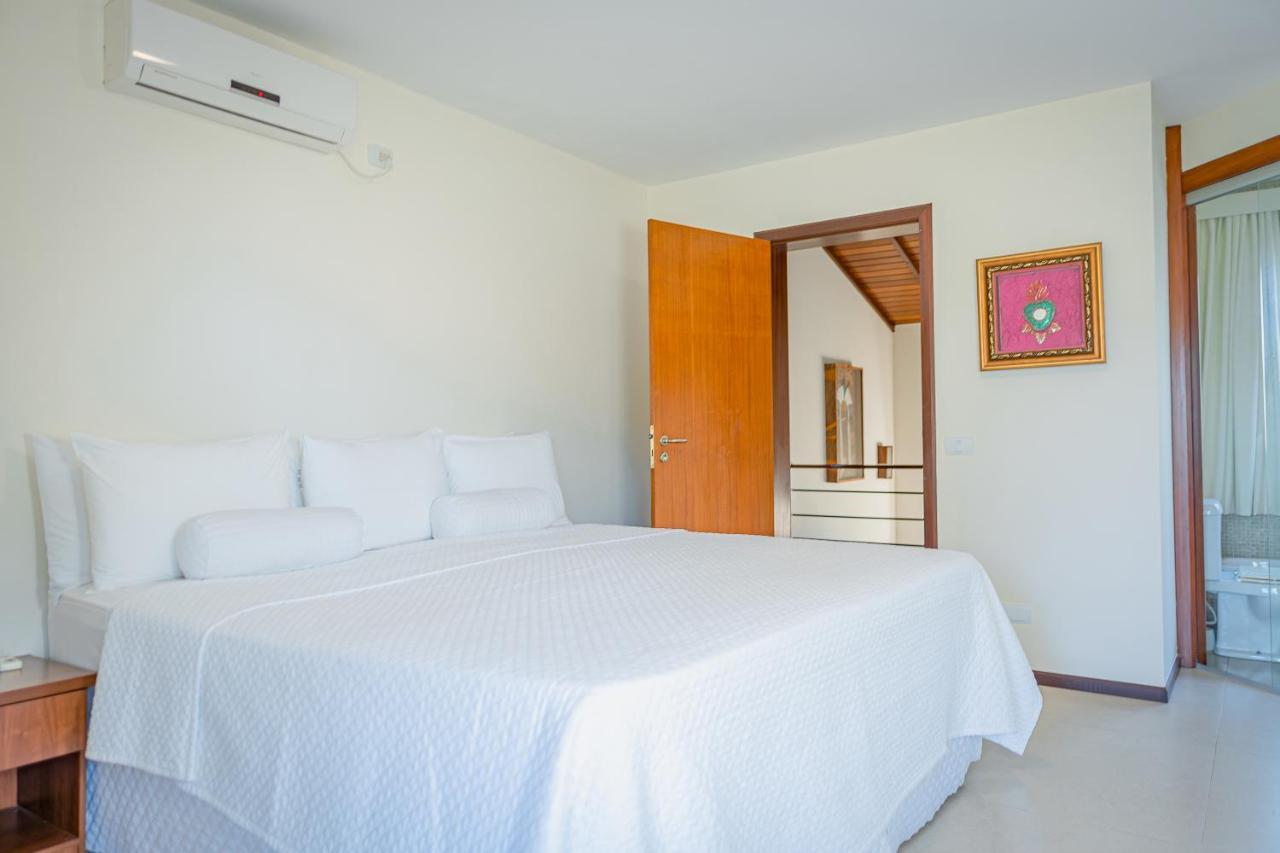 La Torre Resort All Inclusive Porto Seguro Exteriér fotografie A bedroom with a split-type air conditioner